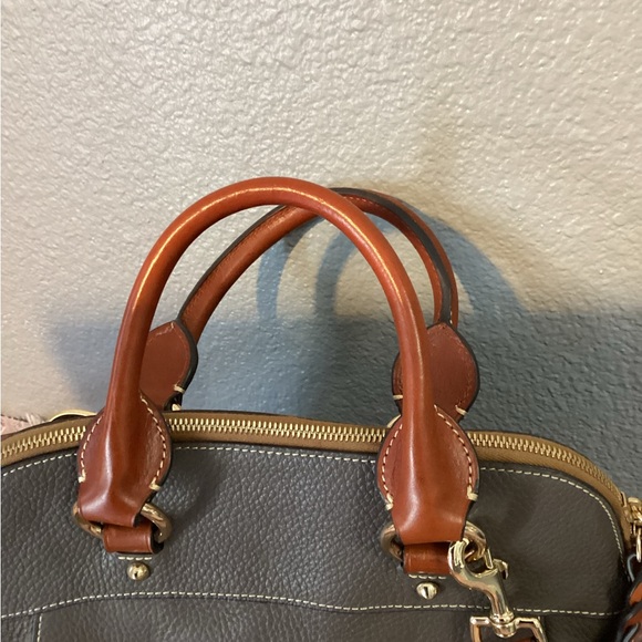 Dooney & Bourke Satchel /Crossbody Bag. Like new! - Picture 5 of 14